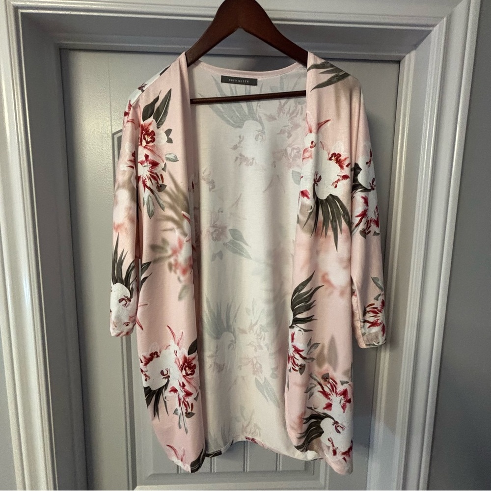 Suzy Shier floral wrap size Small